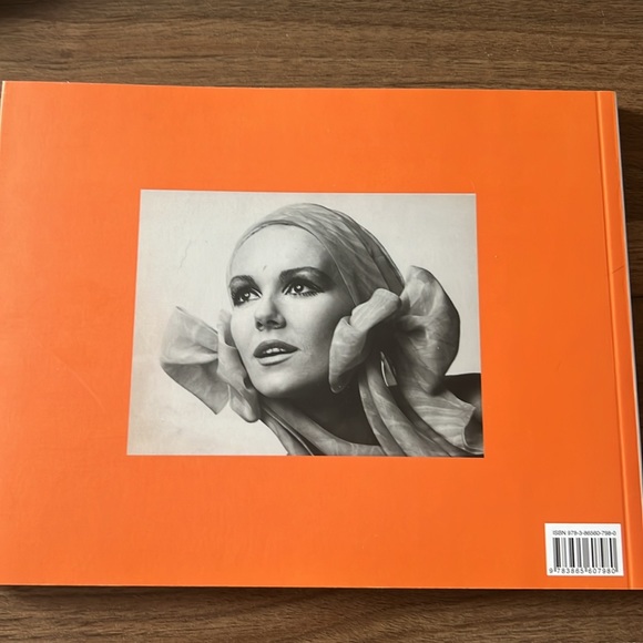 NWOT, Sixties Fashion book - Picture 2 of 2
